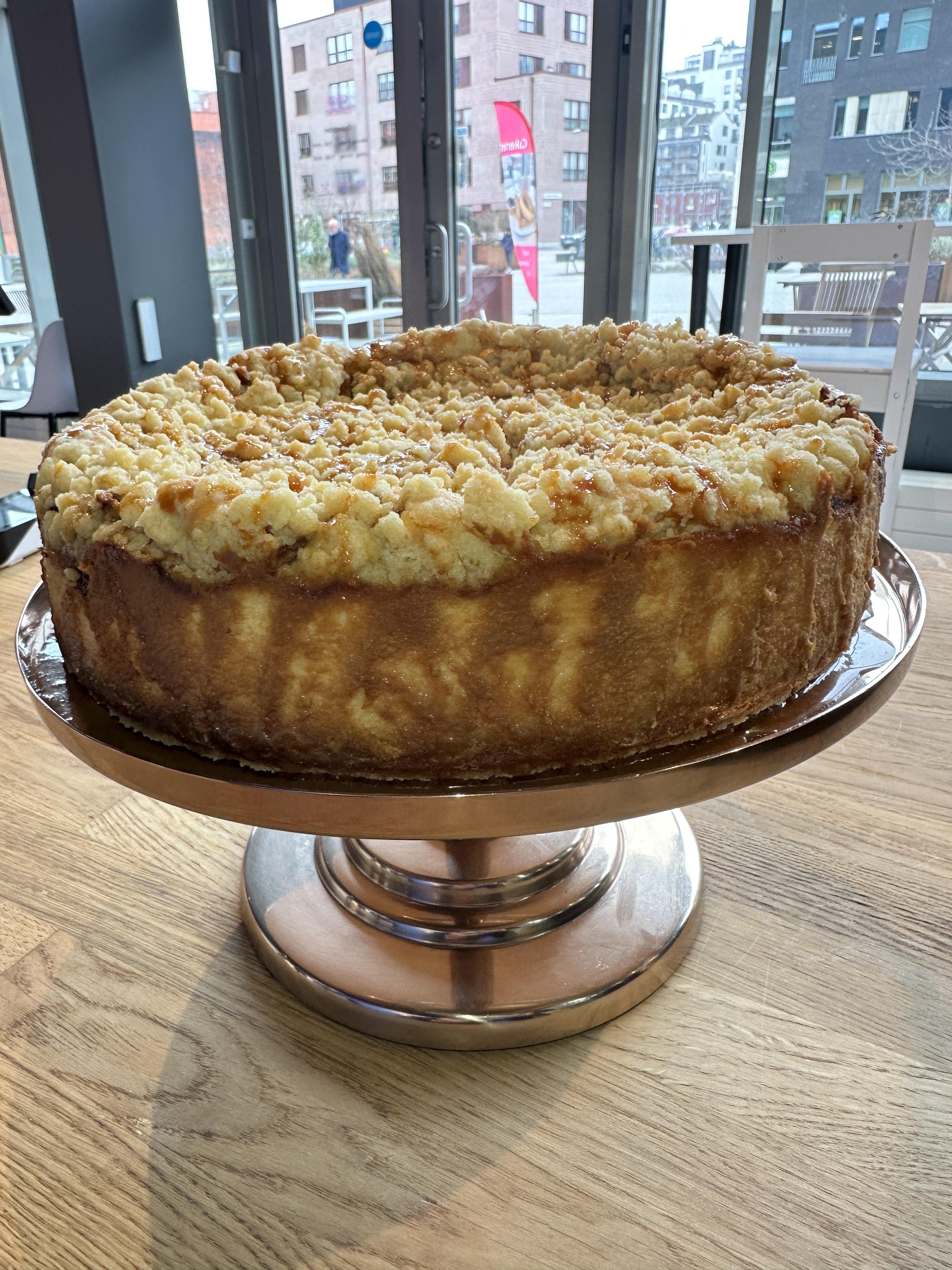 cheesecake, apple cake